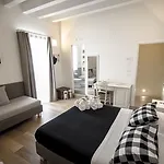 La Maison ゲストハウス 3*