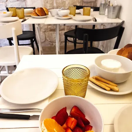 La Maison Πανσιόν Trani